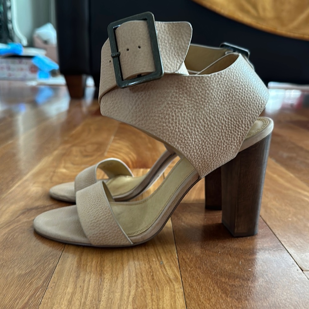 Splendid Chunky Heal Leather Ankle Strap shoes size 10